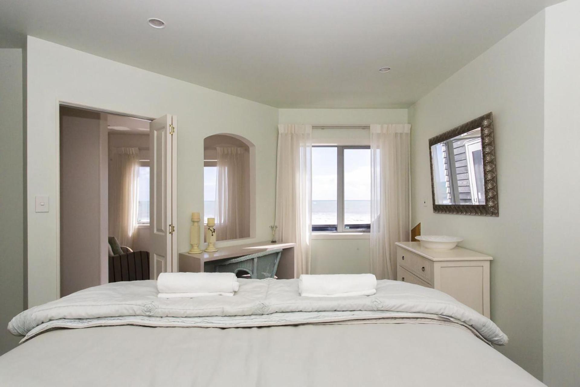 Chester Cottage Beachfront Oakura Kültér fotó