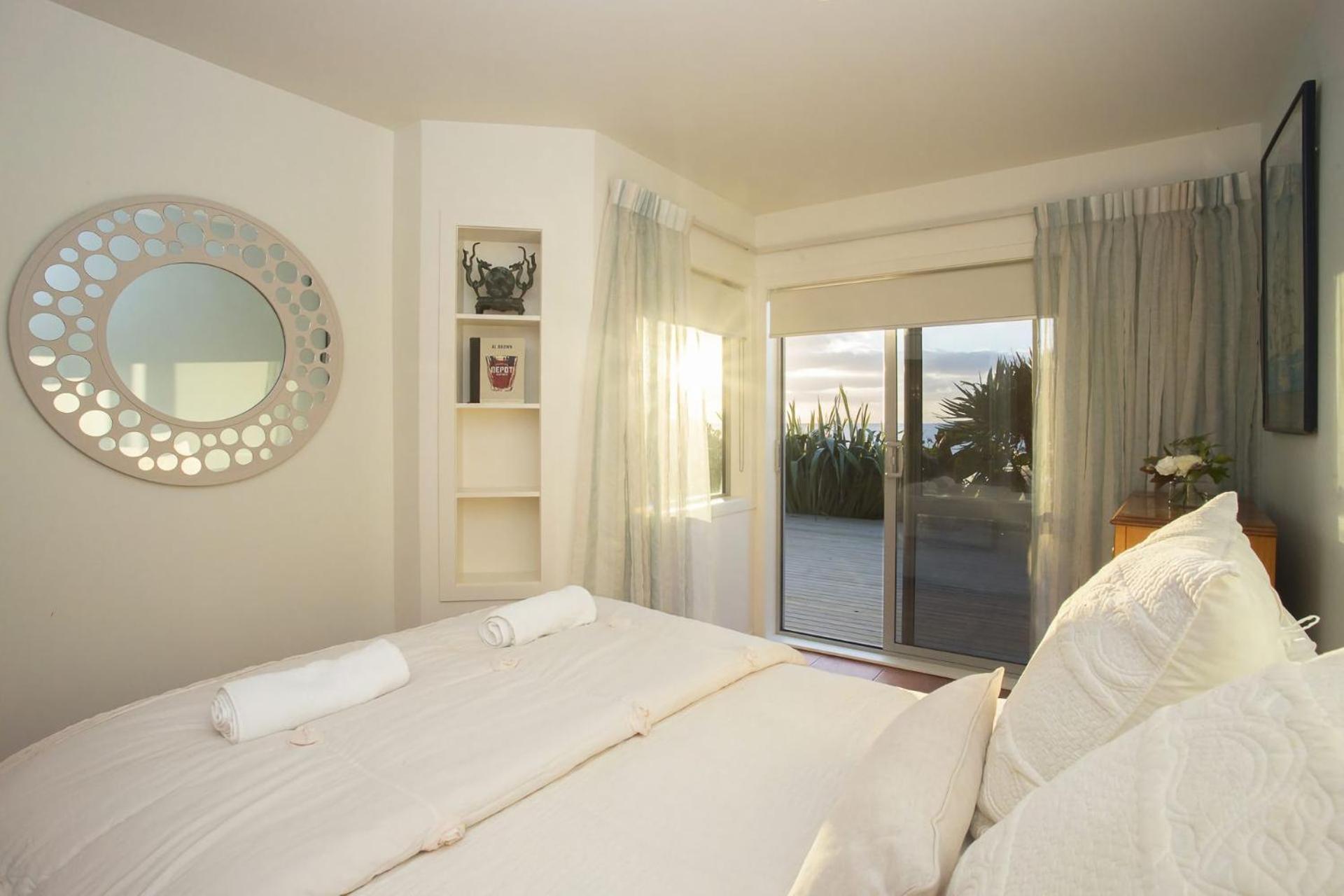 Chester Cottage Beachfront Oakura Kültér fotó