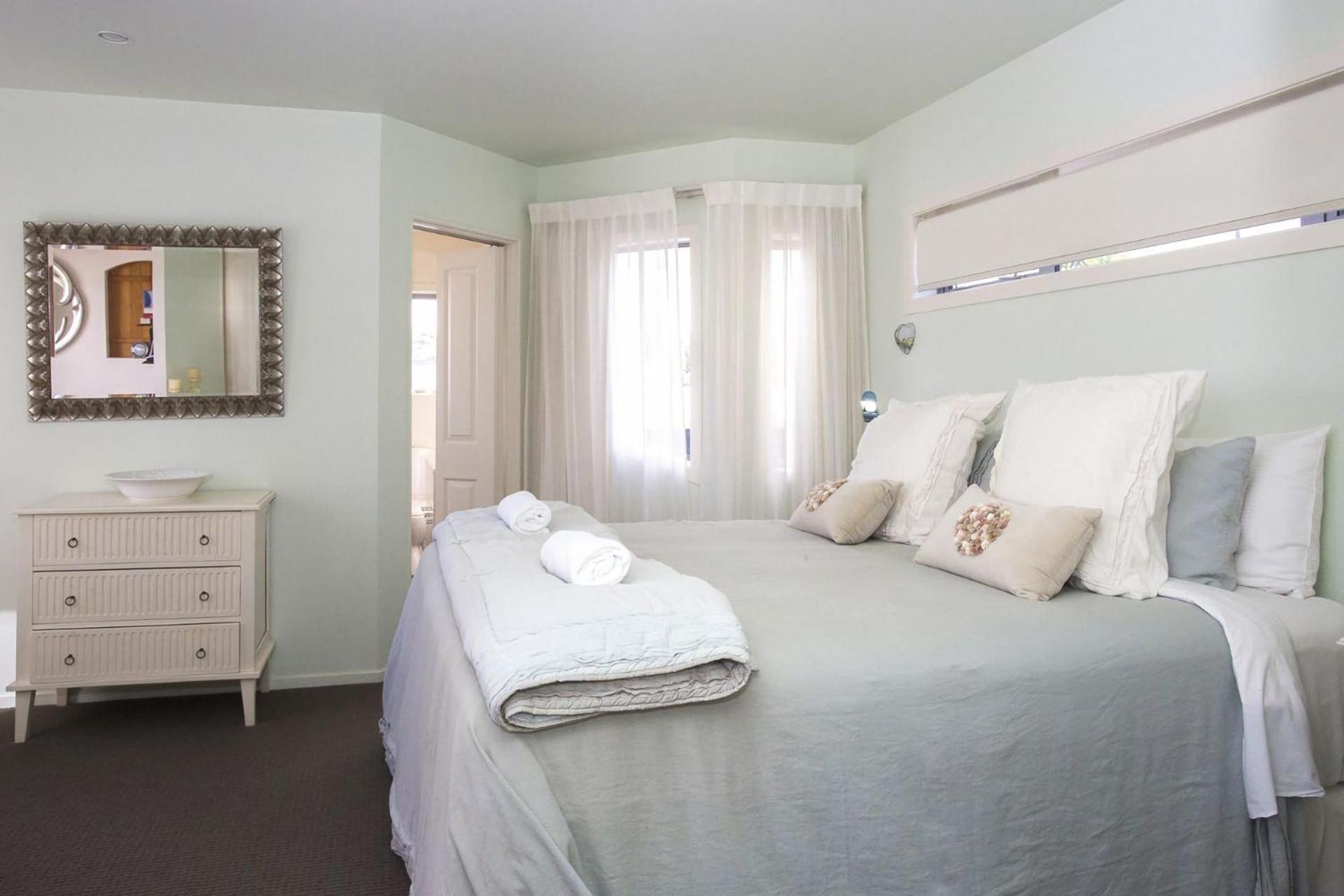 Chester Cottage Beachfront Oakura Kültér fotó