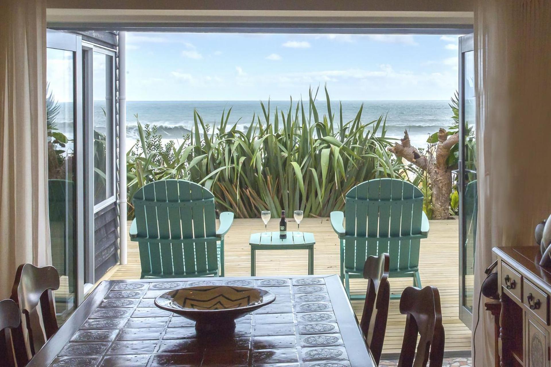 Chester Cottage Beachfront Oakura Kültér fotó